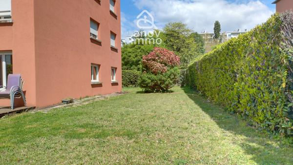 Rez de jardin
                                                                                                                                                                                                                                                                                                                        5 pièce(s)                                                                                                                                                                                                          4 chambre(s)                                                                                                                                                                                                          95.18  m²