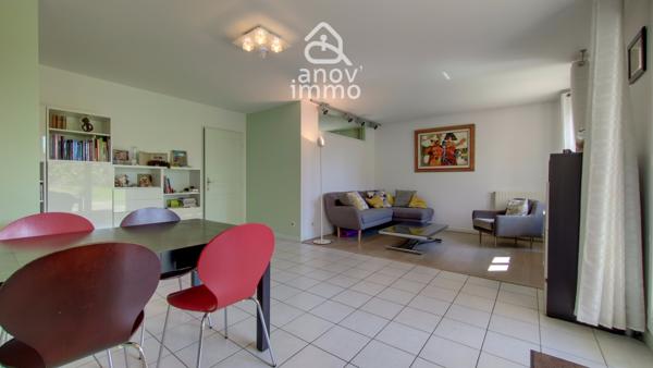 Rez de jardin
                                                                                                                                                                                                                                                                                                                        5 pièce(s)                                                                                                                                                                                                          4 chambre(s)                                                                                                                                                                                                          95.18  m²