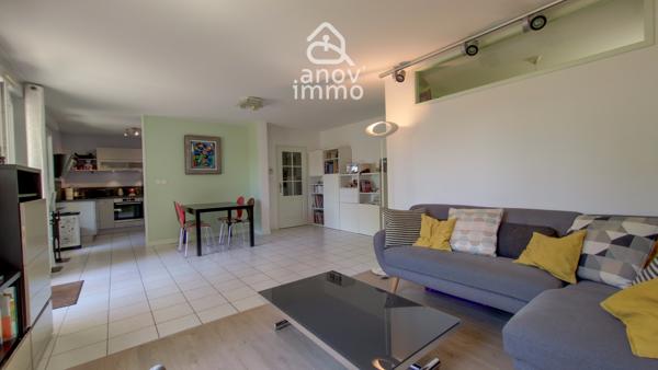 Rez de jardin
                                                                                                                                                                                                                                                                                                                        5 pièce(s)                                                                                                                                                                                                          4 chambre(s)                                                                                                                                                                                                          95.18  m²