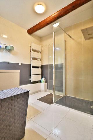 Maison Nevian 4 pièce(s) 99 m2