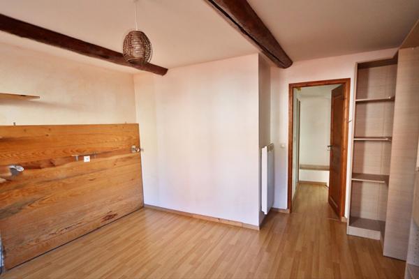 Maison Nevian 4 pièce(s) 99 m2