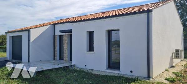 Situé au calme et à proximité de tous les commerces Maison neuve  RE 2020 superficie 87,15 m² ,...