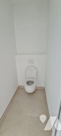 Situé au calme et à proximité de tous les commerces Maison neuve  RE 2020 superficie 87,15 m² ,...