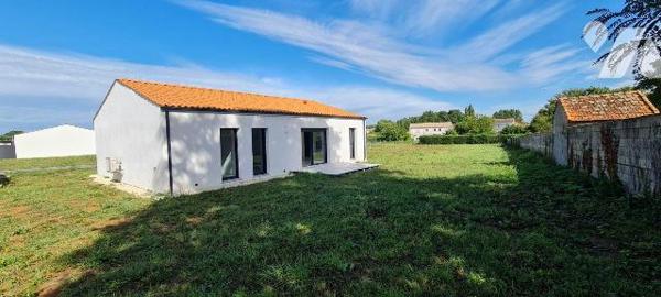 Situé au calme et à proximité de tous les commerces Maison neuve  RE 2020 superficie 87,15 m² ,...