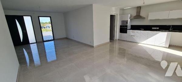 Situé au calme et à proximité de tous les commerces Maison neuve  RE 2020 superficie 87,15 m² ,...