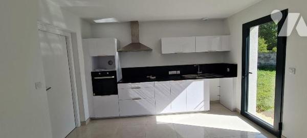 Situé au calme et à proximité de tous les commerces Maison neuve  RE 2020 superficie 87,15 m² ,...