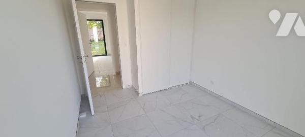 Situé au calme et à proximité de tous les commerces Maison neuve  RE 2020 superficie 87,15 m² ,...