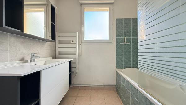 Maison 3 chambres + bureau à LA ROCHE SUR YON - ZONE SUD à vendre