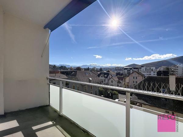 T4 LUMINEUX RENOVE AVEC GOUT