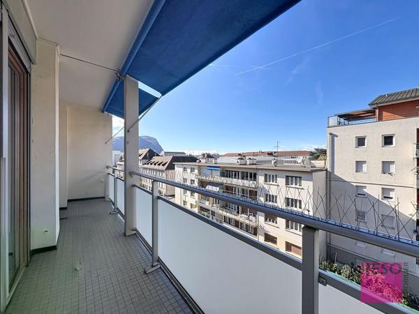 T4 LUMINEUX RENOVE AVEC GOUT
