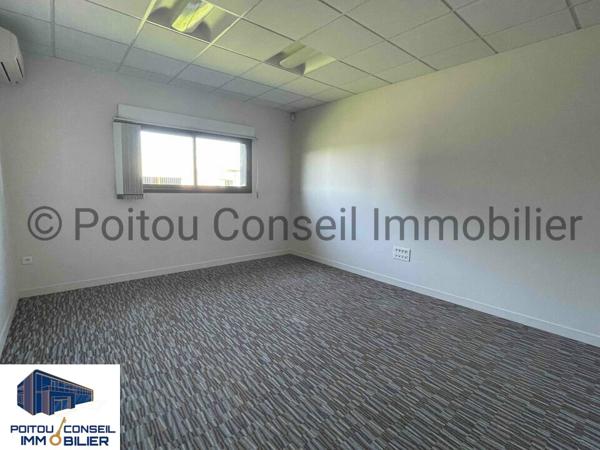 LOCAL D’ACTIVITE de 933m2 AVEC PARKING FACILE D’ACCES