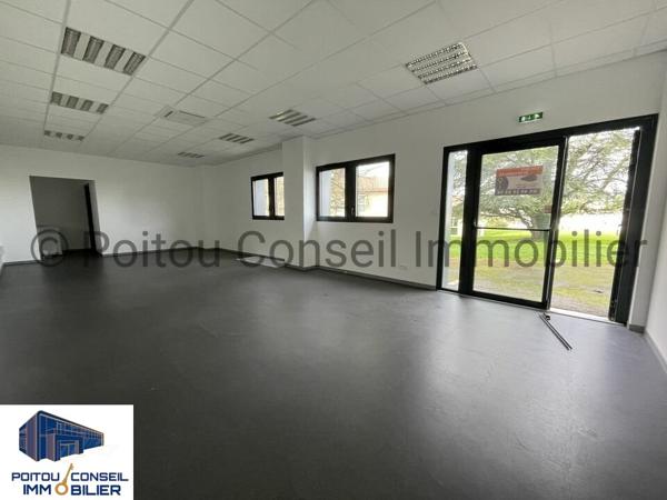 AVENUE DE PARIS CELLULE COMMERCIALE 51m2 AVEC PARKINGS