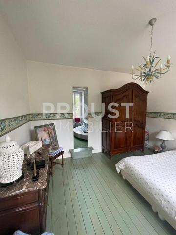 Quartier avenue de paris, belle maison de pierre, 4 chambres, jardin et garage.