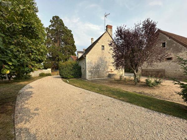 Maison à vendre à Montrichard-Val-de-Cher dans le Loir-et-Cher (41400), ref : 12101/1300   
CENTRE BOURG