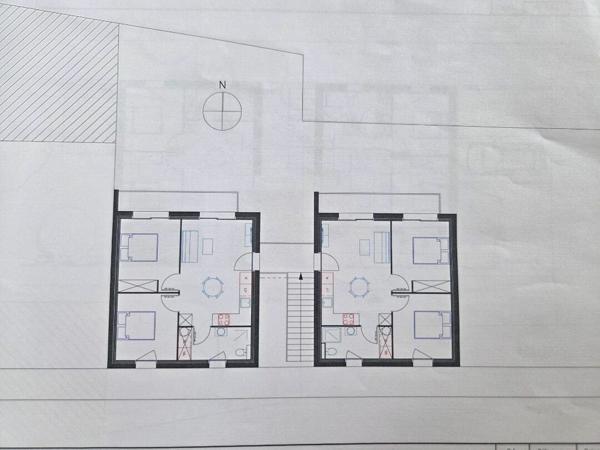 TERRAIN A BATIR - Projet de 2 maisons pour faire 4 logements indépendants
