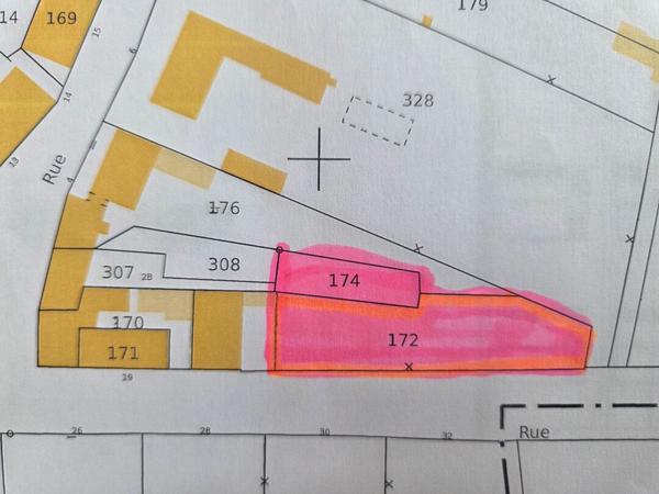 TERRAIN A BATIR - Projet de 2 maisons pour faire 4 logements indépendants