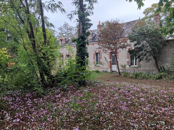 À vendre - Maison ancienne, 14 pièces située à Joué-lès-Tours (37300)