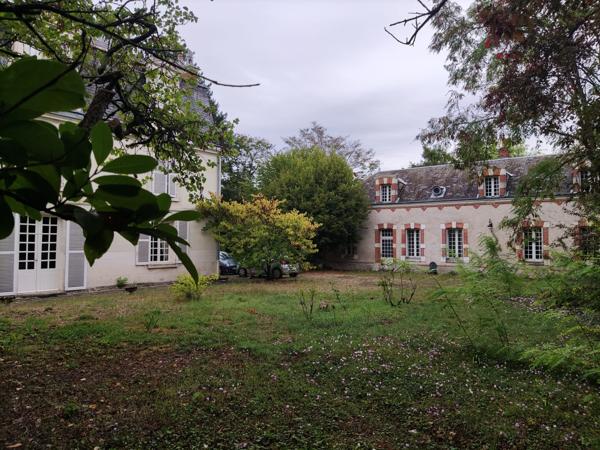 À vendre - Maison ancienne, 14 pièces située à Joué-lès-Tours (37300)