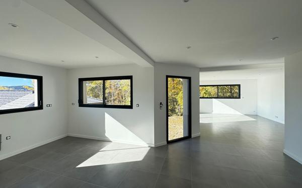 Maison à vendre    5 pièces • 113,80 m2 La Rochette