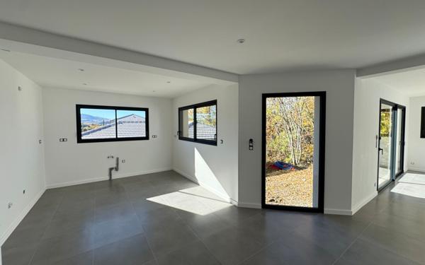 Maison à vendre    5 pièces • 113,80 m2 La Rochette