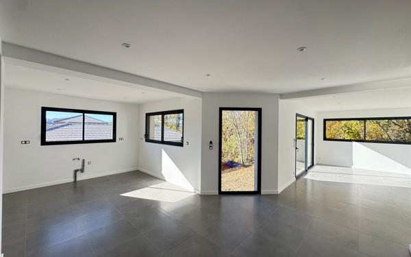 Maison à vendre    5 pièces • 113,80 m2 La Rochette