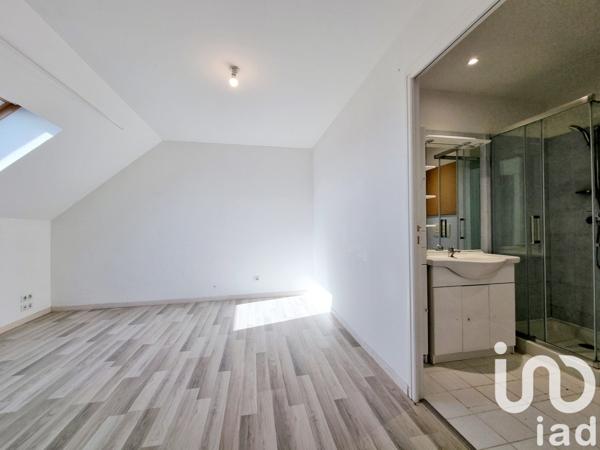 Maison de village 3 pièces de 86 m² à Oinville-Saint-Liphard (28310)