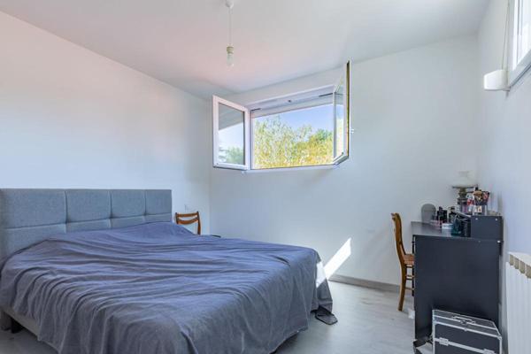Maison Cugand 5 P . 4 Chs . 121.69 M² . T 1276 M² . Piscine avec abri . Garages . Terrasse