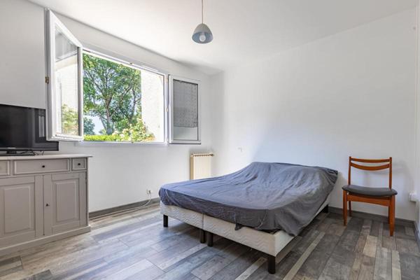 Maison Cugand 5 P . 4 Chs . 121.69 M² . T 1276 M² . Piscine avec abri . Garages . Terrasse