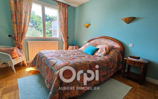 Maison à vendre    5 pièces •  Ceyrat