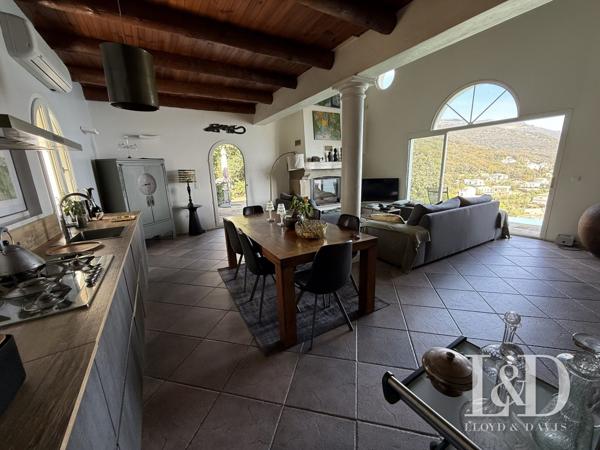 propriété exceptionelle avec vue panoramique unique sur les îles toscanes