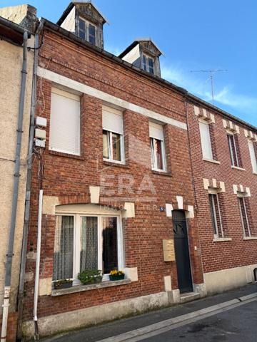 IMMEUBLE DE RAPPORT , SITUÉ EN CENTRE VILLE