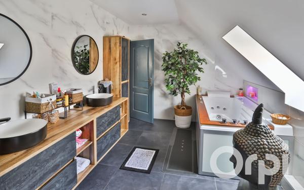 Maison à vendre    9 pièces • 207 m2 Gournay-en-Bray