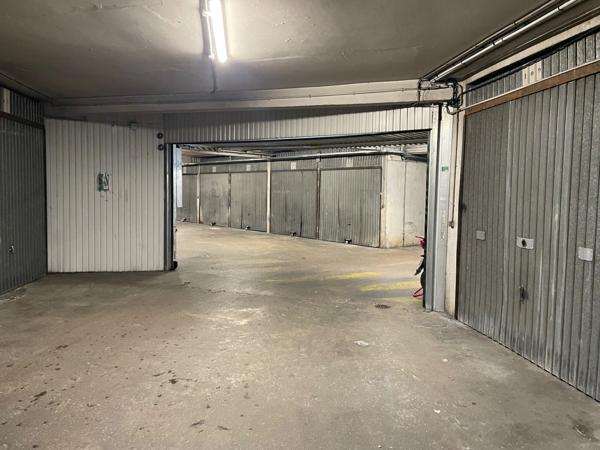 Lot de 5 grands boxes vendus loués PARIS 18EME ARRONDISSEMENT (75)