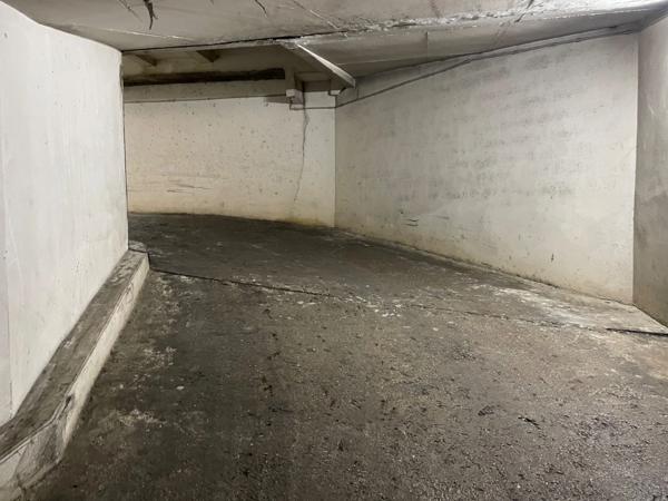 Lot de 5 grands boxes vendus loués PARIS 18EME ARRONDISSEMENT (75)