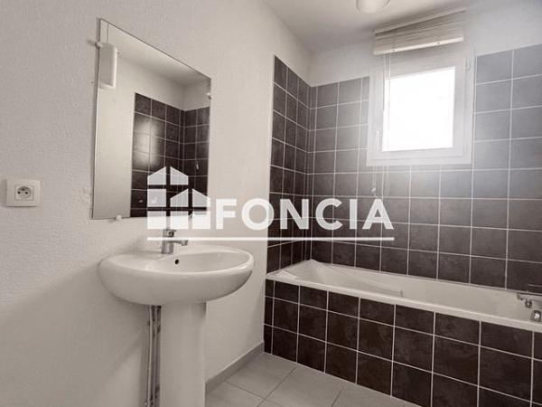 À vendre Local commercial 69.14 m² - Villeneuve-lès-béziers 34420