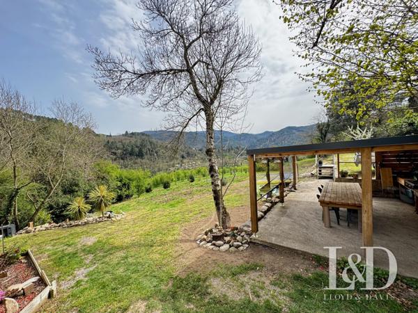 Magnanerie du XVIe siècle Rénovée dans un Hameau Dominant la Vallée de l'Eyrieux