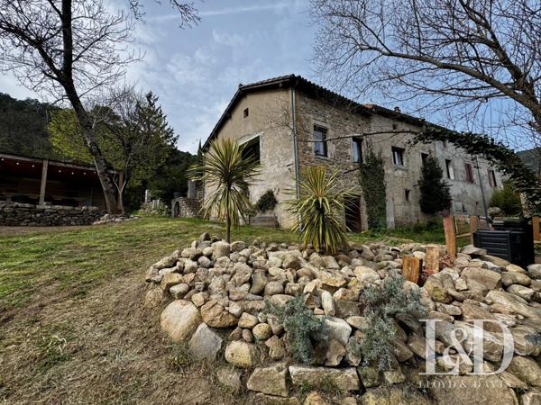 Magnanerie du XVIe siècle Rénovée dans un Hameau Dominant la Vallée de l'Eyrieux