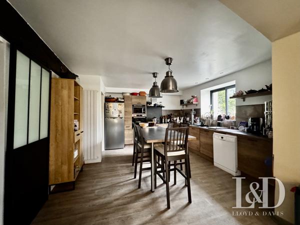 Magnanerie du XVIe siècle Rénovée dans un Hameau Dominant la Vallée de l'Eyrieux