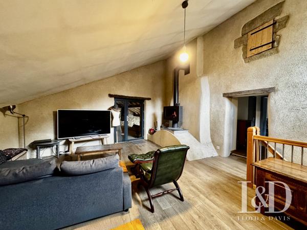 Magnanerie du XVIe siècle Rénovée dans un Hameau Dominant la Vallée de l'Eyrieux