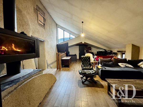 Magnanerie du XVIe siècle Rénovée dans un Hameau Dominant la Vallée de l'Eyrieux