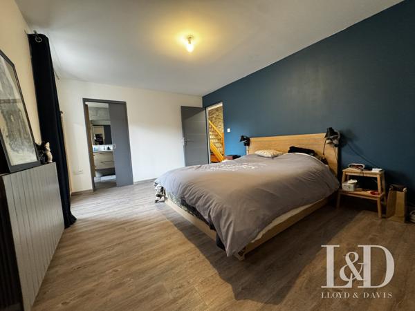 Magnanerie du XVIe siècle Rénovée dans un Hameau Dominant la Vallée de l'Eyrieux