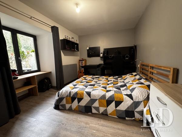 Magnanerie du XVIe siècle Rénovée dans un Hameau Dominant la Vallée de l'Eyrieux