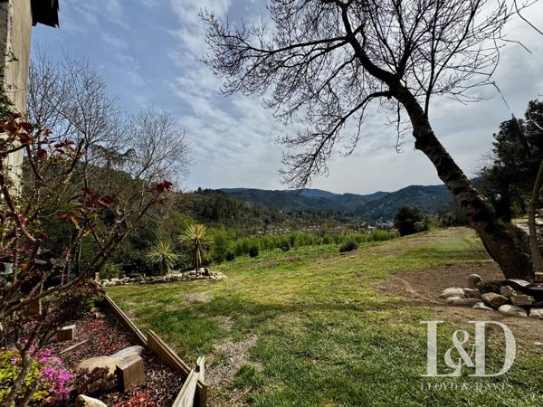Magnanerie du XVIe siècle Rénovée dans un Hameau Dominant la Vallée de l'Eyrieux
