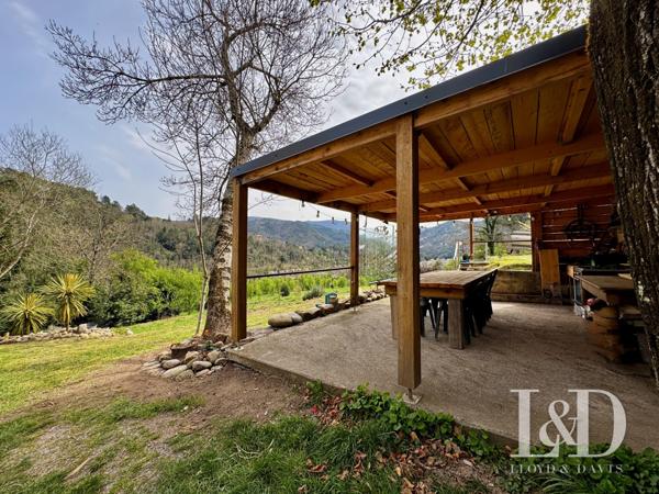 Magnanerie du XVIe siècle Rénovée dans un Hameau Dominant la Vallée de l'Eyrieux