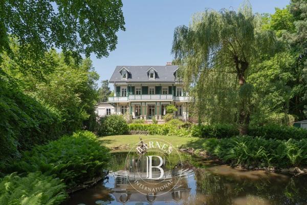 Thaon-les-Vosges, Maison  322 m² à vendre