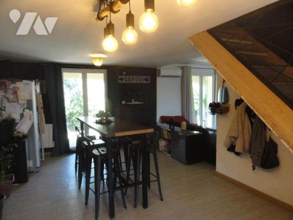 EN EXCLUSIVITE VILLA de 145 habitables environ sur une parcelle de terrain de 2500m². Elle se c...