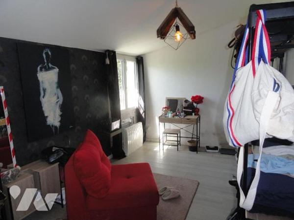 EN EXCLUSIVITE VILLA de 145 habitables environ sur une parcelle de terrain de 2500m². Elle se c...