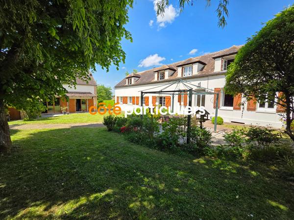 Vente Maison234 m² - 11 Pièces - FOUCHERES (89150)
