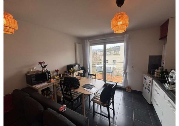 T2 de 40 m², avec balcon / box en sous-sol, idéalement situé.