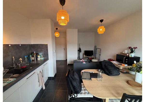 T2 de 40 m², avec balcon / box en sous-sol, idéalement situé.